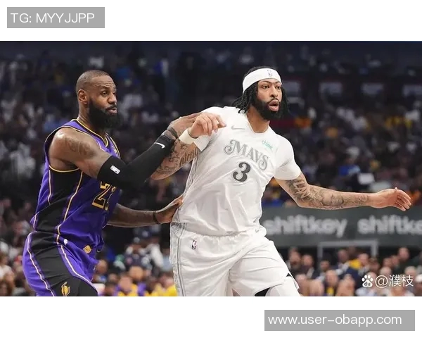 里夫斯坚定信心称球队需团结一心如老詹所言共同争胜 里夫斯坚定信心称球队需团结一心如老詹所言共同争胜